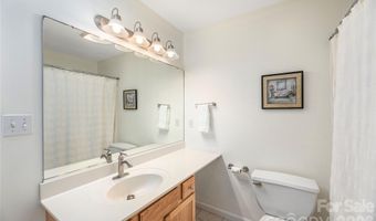 602 Hidden Springs Dr, Asheville, NC 28804