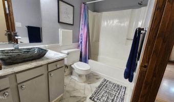 2903 Vancouver Ln, Bismarck, ND 58503