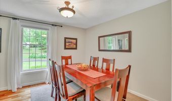 19 Oak Leaf Cir, Coventry, CT 06238