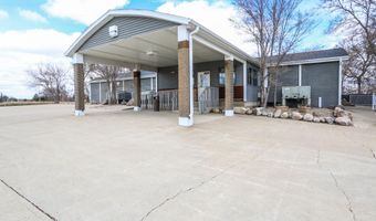 12805 S Shore Dr, Aberdeen, SD 57401