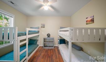 7 Apple Ln, Asheville, NC 28804