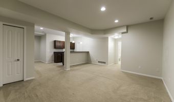 2962 Hunley Dr, Ann Arbor, MI 48105