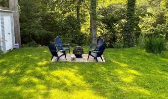 110 Winsor Ave, North Kingstown, RI 02852