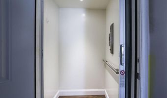 214 Iroquois Ave, Beach Haven, NJ 08008