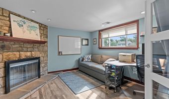 720 OAK TERRACE Dr, Ambler, PA 19002