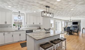 1268 Central Ave, Johnston, RI 02919
