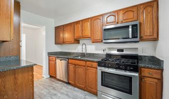 838 COLLEGE Pkwy 11-838, Rockville, MD 20850