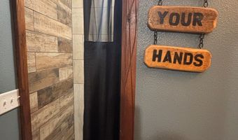 941 S Main St, Cascade, ID 83611
