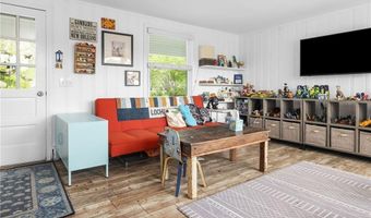 21 Preston Dr, Barrington, RI 02806
