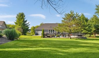 5220 Canyon River Dr NE, Ada, MI 49301