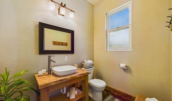 186 Lindholm Ln, Arcata, CA 95521