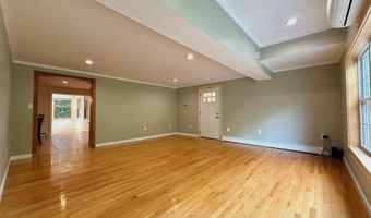 5 Greenfield Ave, Bangor, ME 04401