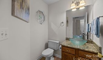 3755 Brookchase Ln, Charlotte, NC 28205