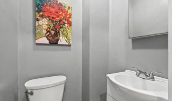 5 ELNA Ct, Bayonne, NJ 07002