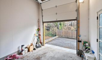 2347 S ARLINGTON RIDGE Rd, Arlington, VA 22202