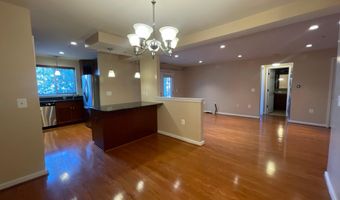 4061 S FOUR MILE RUN Dr 301, Arlington, VA 22204