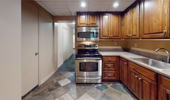 6051 SADDLEHORN Dr, Erie, PA 16506