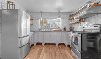 8755 LAKE St, Rockaway Beach, OR 97136