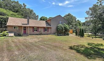 10 Narrow Ln, Charlestown, RI 02813