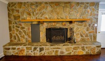 708 Miles Rd, Baxley, GA 31513