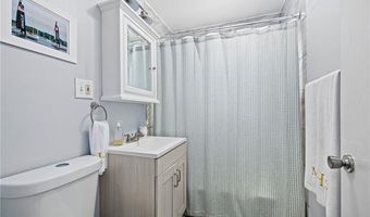 70 Carroll Ave 303, Newport, RI 02840