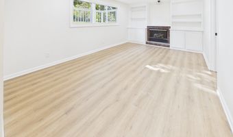 906 Whitmore St, Anderson, IN 46012