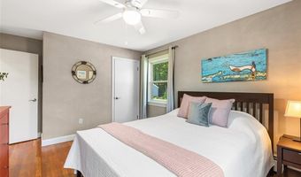 71 Primrose Hill Rd, Barrington, RI 02806