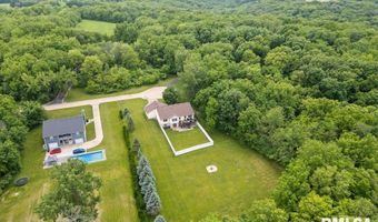 325 WOODLAND Dr, Andalusia, IL 61232
