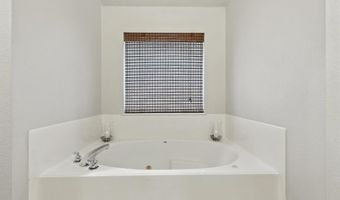 213 Wayne Dr, Aledo, TX 76008