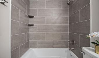 67 W 8TH St, Atlantic Beach, FL 32233