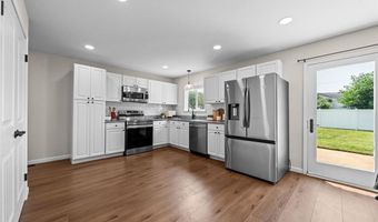 378 Palermo Dr, Ballwin, MO 63021