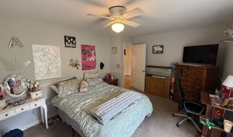 7 School St, Burlington, CT 06013