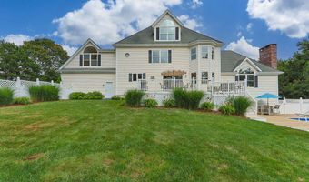 29 Weatherdeck Dr, Bourne, MA 02532