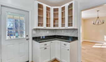 8908 GRANT St, Bethesda, MD 20817