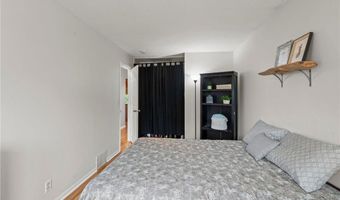 1047 Lowell Dr, Apple Valley, MN 55124