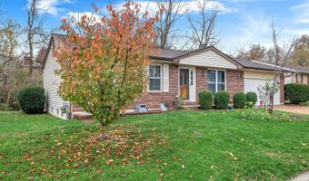 1500 Stonegate Manor Dr, Arnold, MO 63010