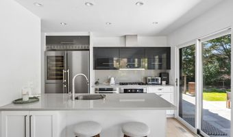 47 Deerfield Ln, Amagansett, NY 11930