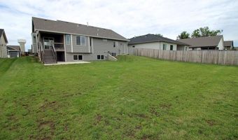 8641 E Cherrywood Ct, Bel Aire, KS 67226