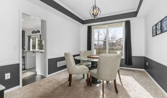 33 Fox Point Ct NE, Ada, MI 49301