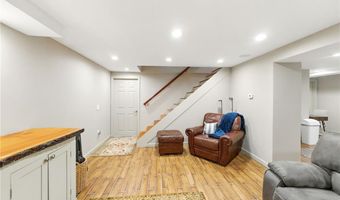 3 Sandy Ln, Bristol, RI 02809