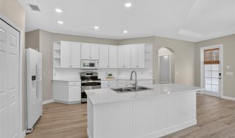 5508 GOLDEN ISLES Dr, Apollo Beach, FL 33572