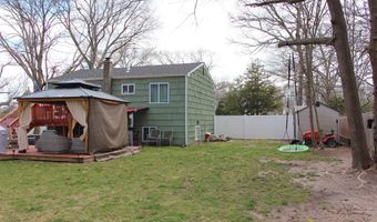 121 Head of the Neck Rd, Bellport, NY 11713