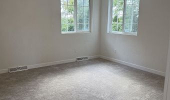 121 E MEADOW GROVE Blvd, Appleton, WI 54915