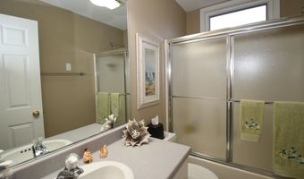 946 Emerald Hills Dr S, Arnolds Park, IA 51331