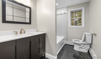 545 Simsbury Rd, Bloomfield, CT 06002