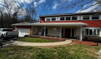 605 Country Club Dr, Bloomsburg, PA 17815