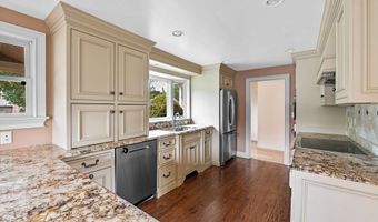 4 Butterworth Rd, Beverly, MA 01915