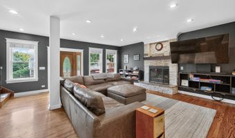 108 N Main St, Algonquin, IL 60102