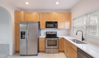 2925 N Knightsbridge Cir, Ann Arbor, MI 48105