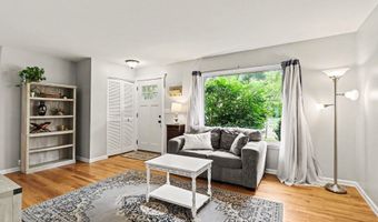 624 Susan Dr, Ann Arbor, MI 48103